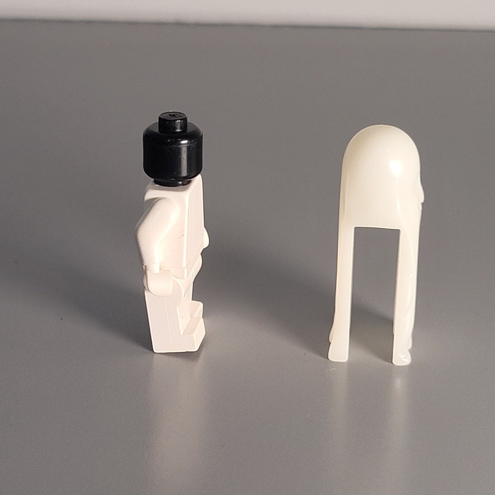 Vintage LEGO Glow in the Dark Ghost Minifigure with Smile Halloween 6617 - Picture 7 of 9